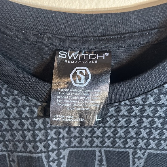 Switch Remarkable Men’s Athletic Long Sleeve Shirt Size Large - Picture 10 of 10